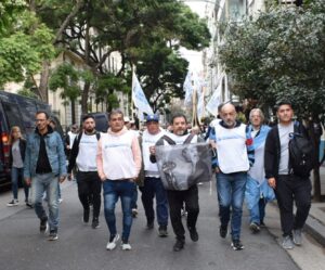 DONDE HAY QUE ESTAR… NO A LA LEY BASES